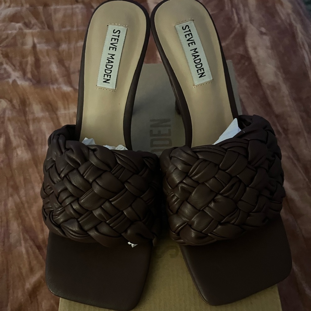 Like New Burgundy Steve Madden Sandals